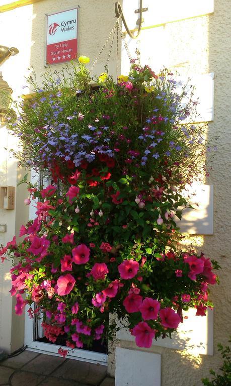 Min Y Don Guest House Llanfairfechan Bagian luar foto
