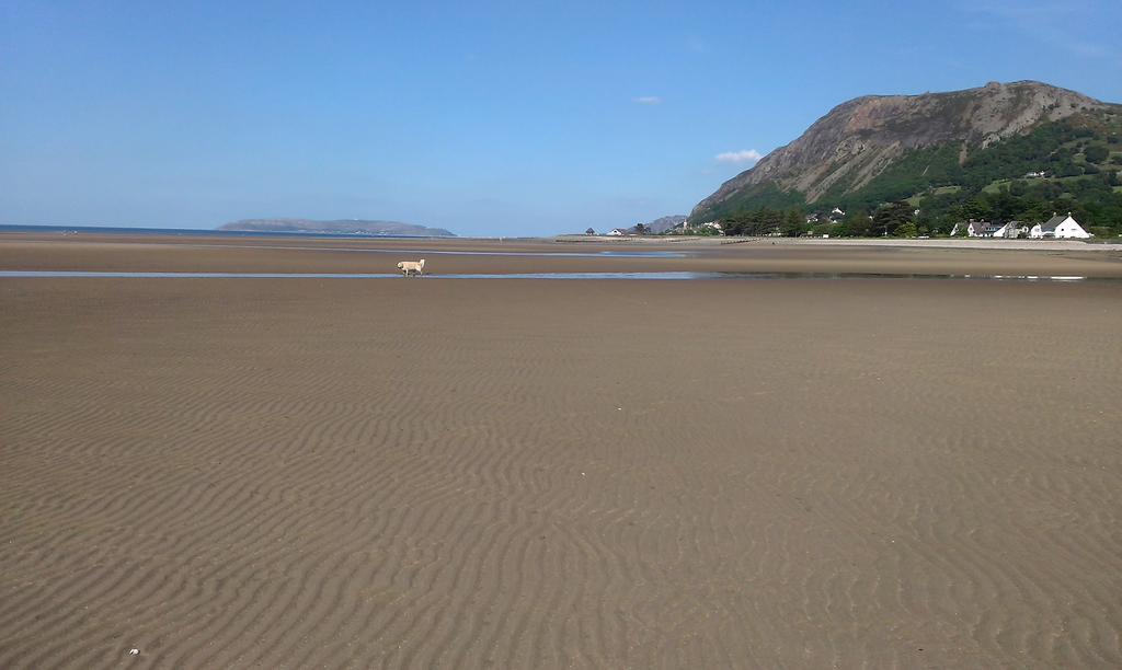 Min Y Don Guest House Llanfairfechan Bagian luar foto