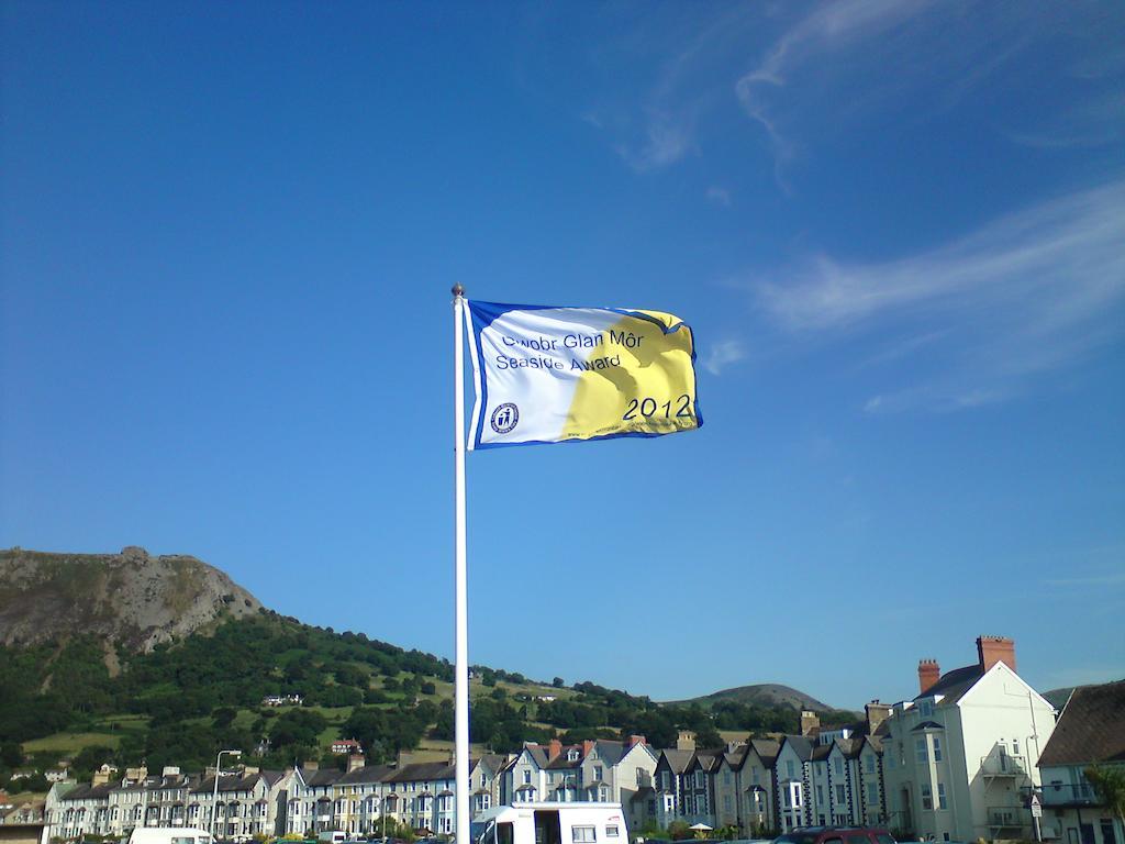 Min Y Don Guest House Llanfairfechan Bagian luar foto