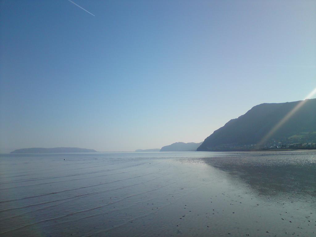 Min Y Don Guest House Llanfairfechan Bagian luar foto