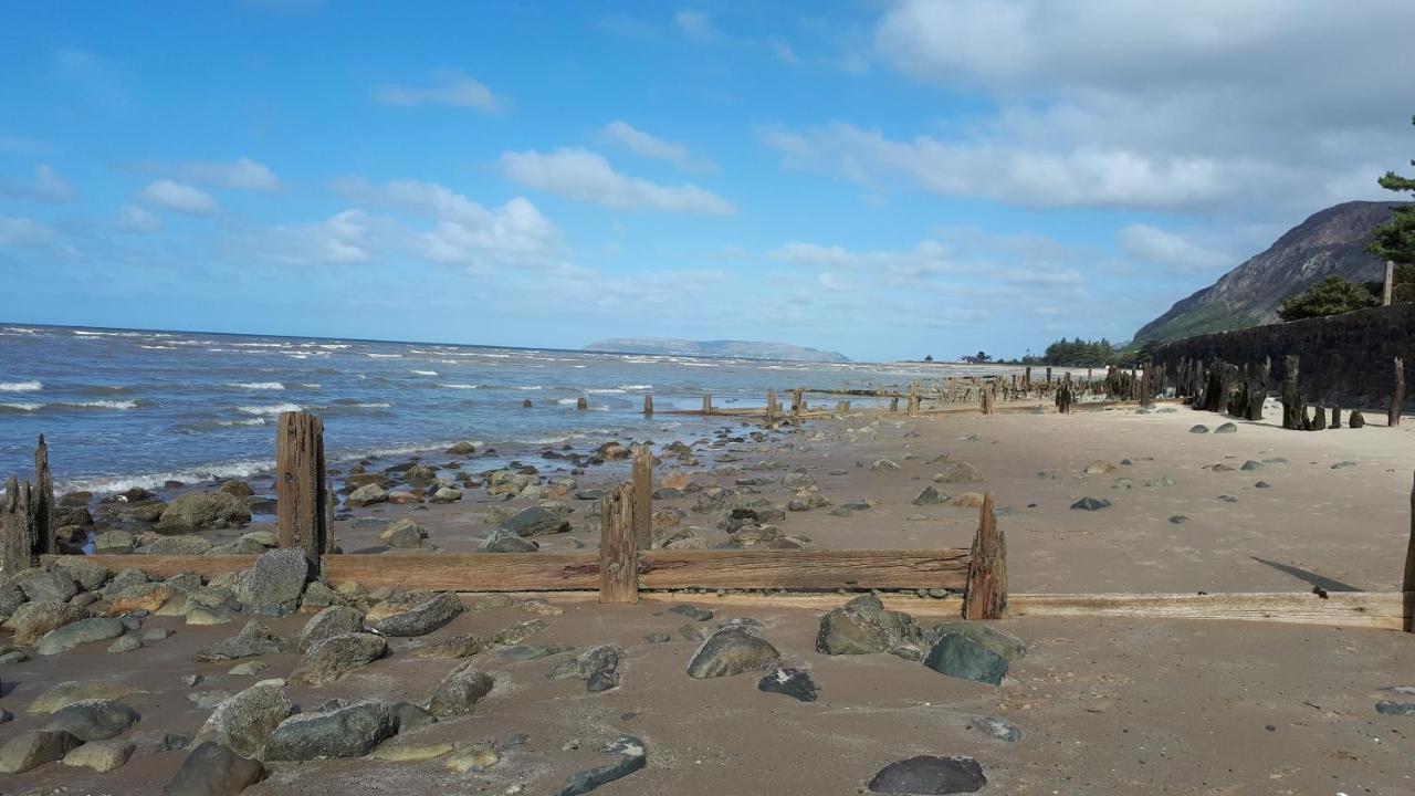 Min Y Don Guest House Llanfairfechan Bagian luar foto